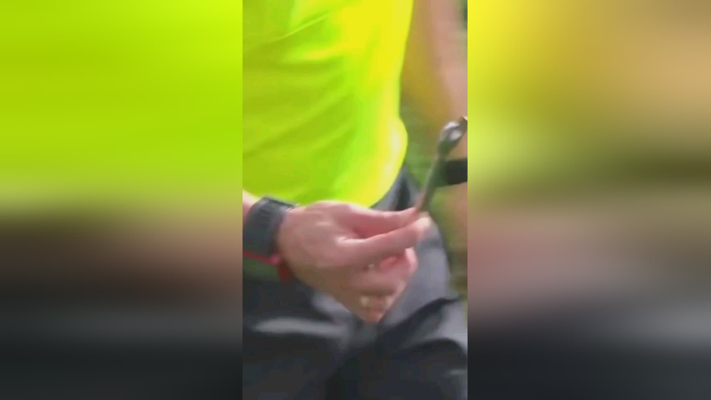 而削弱了