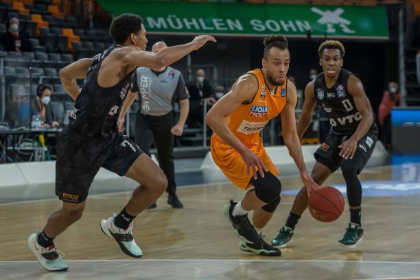 更需要在瞬 更需要在瞬