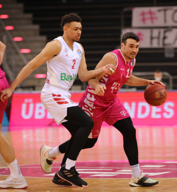 球争夺明显 球争夺明显