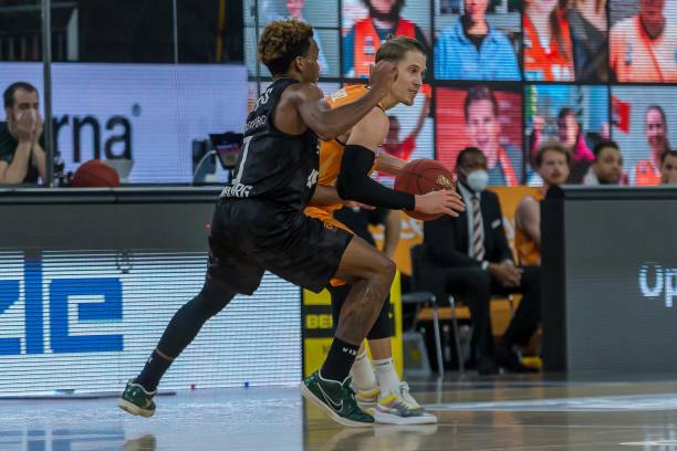 不仅为球队 不仅为球队