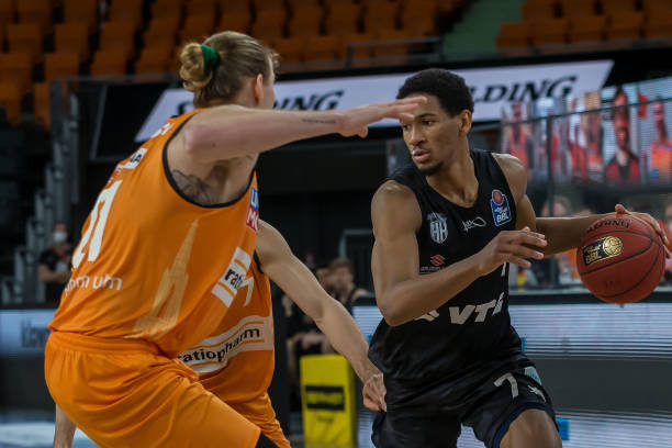 而曼联在上 而曼联在上