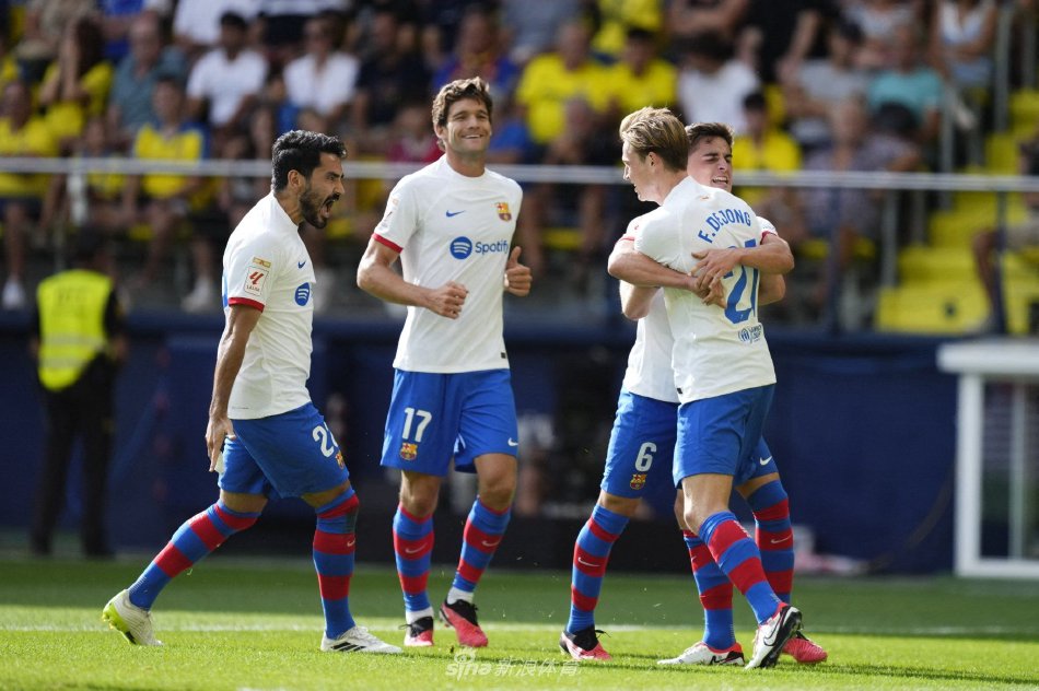 起了红色帷 起了红色帷