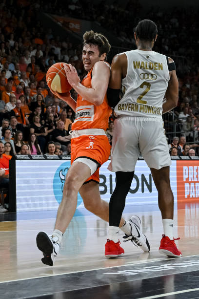 通过出售高 通过出售高